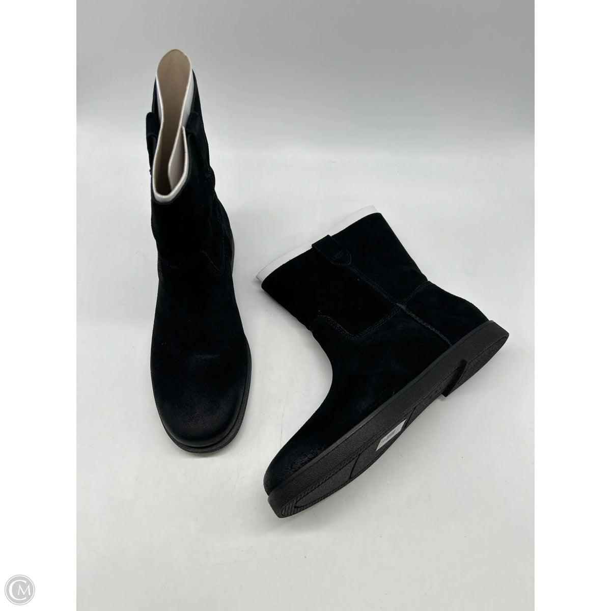 Boots Designer By Ugg In Black, Size: 7
