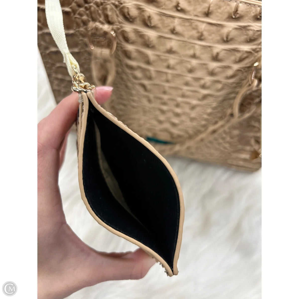 Handbag By Clothes Mentor, Size: Medium