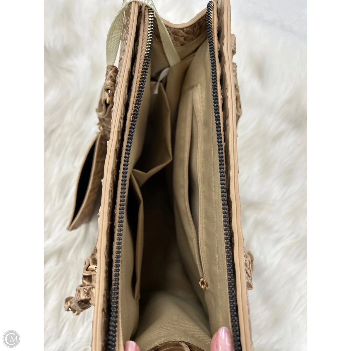 Handbag By Clothes Mentor, Size: Medium