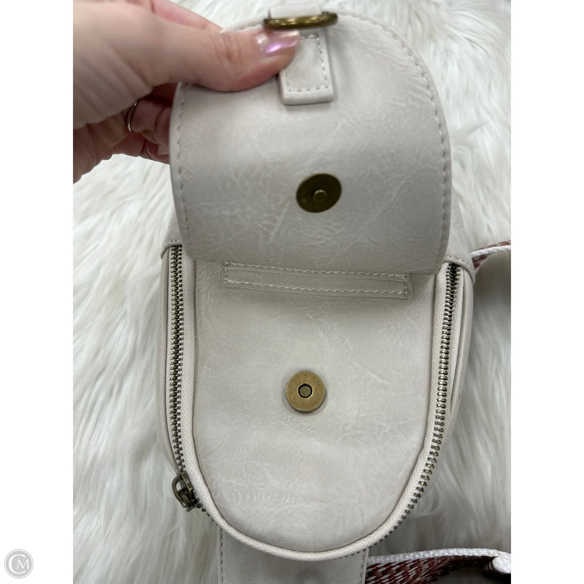 Crossbody By Clothes Mentor, Size: Small