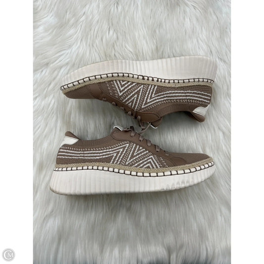 Shoes Sneakers By Skechers In Taupe, Size: 8.5