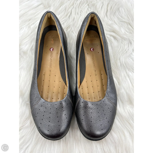 Shoes Flats By Clarks In Grey, Size: 6.5