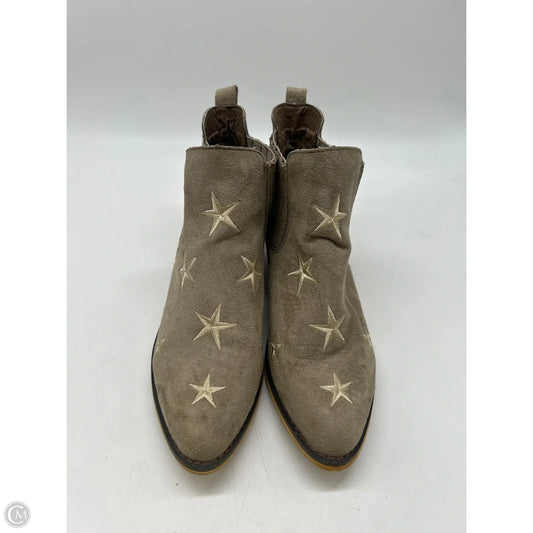 Boots Western By Clothes Mentor In Grey, Size: 8