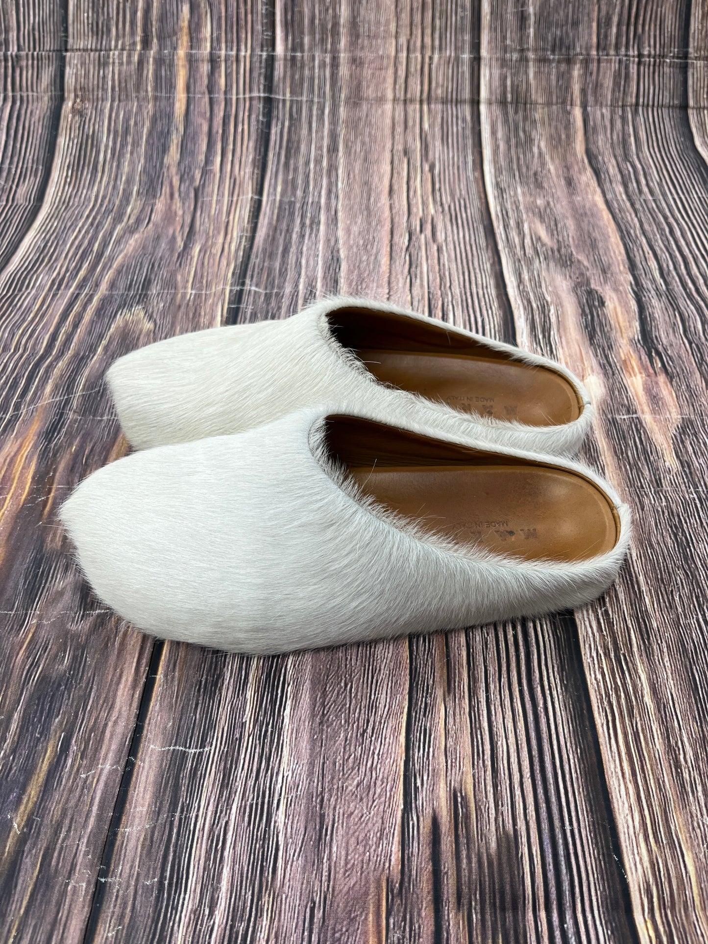 Shoes Flats Mule & Slide By Cma  Size: 10