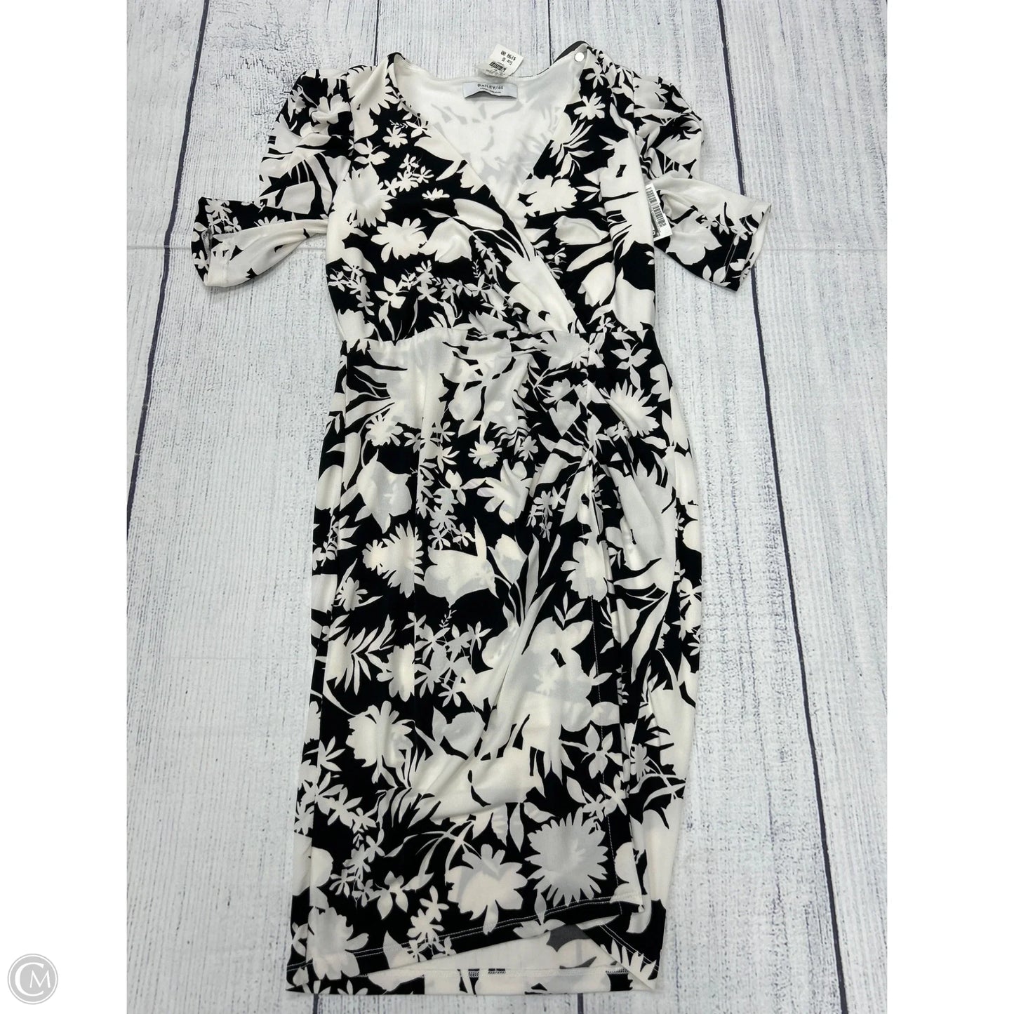 Dress Casual Short By Bailey 44 In White, Size: Xs