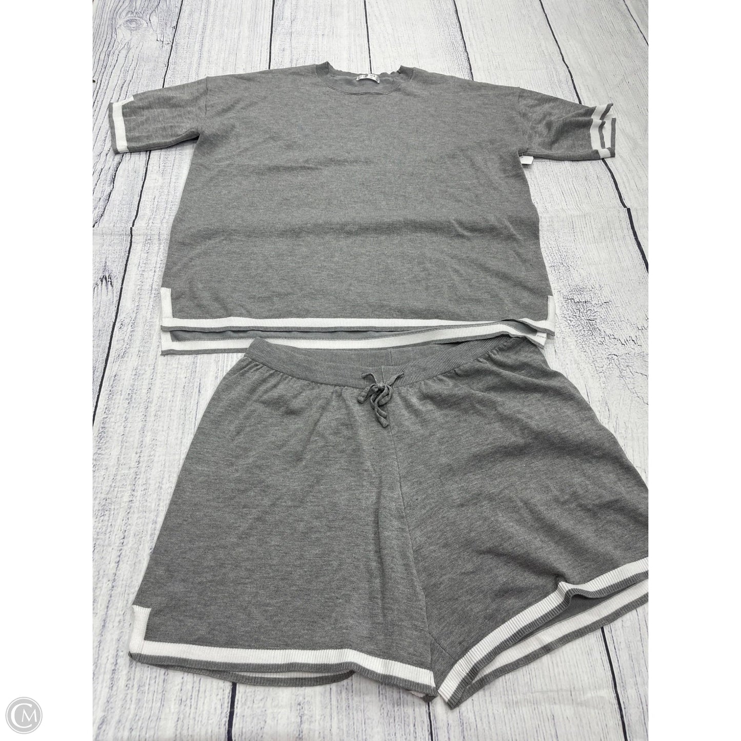 Shorts Set By Ekouaer In Grey, Size: L