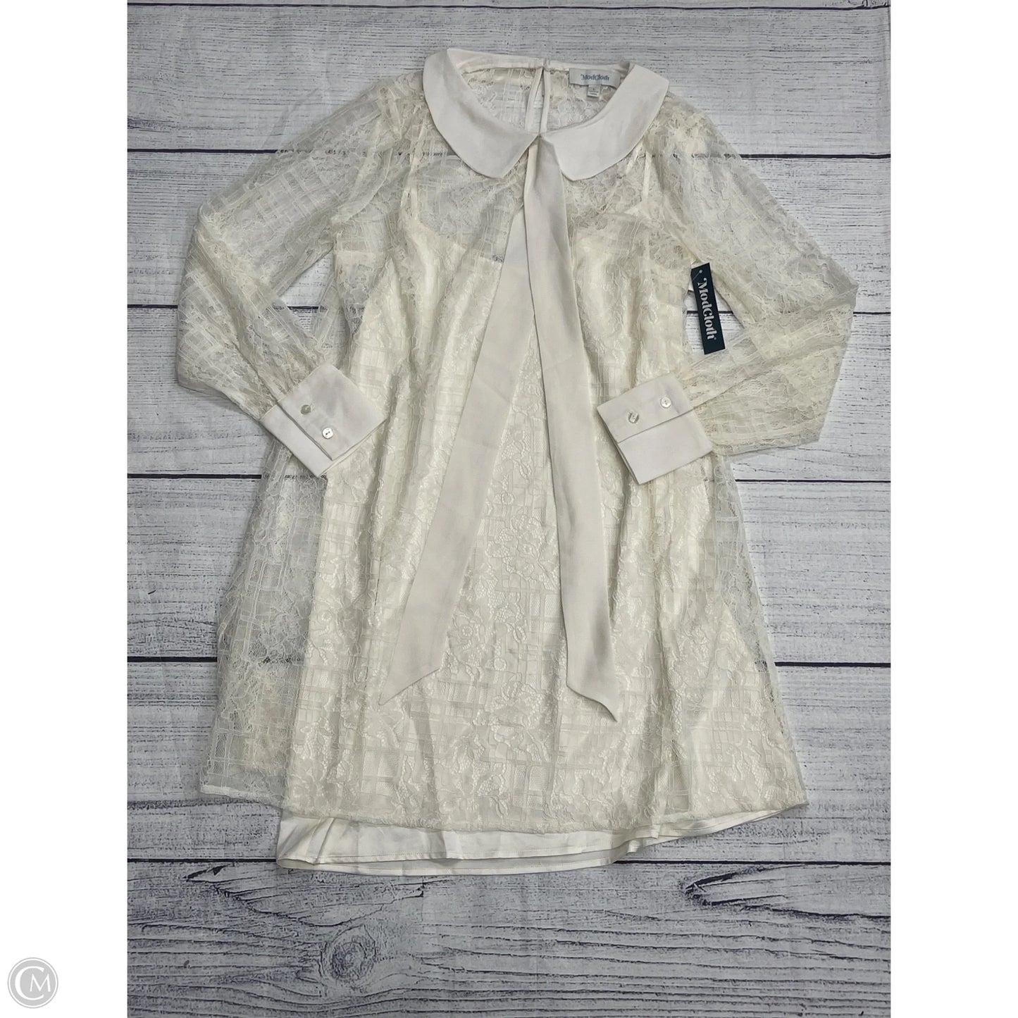 Dress Casual Short By Modcloth In White, Size: L