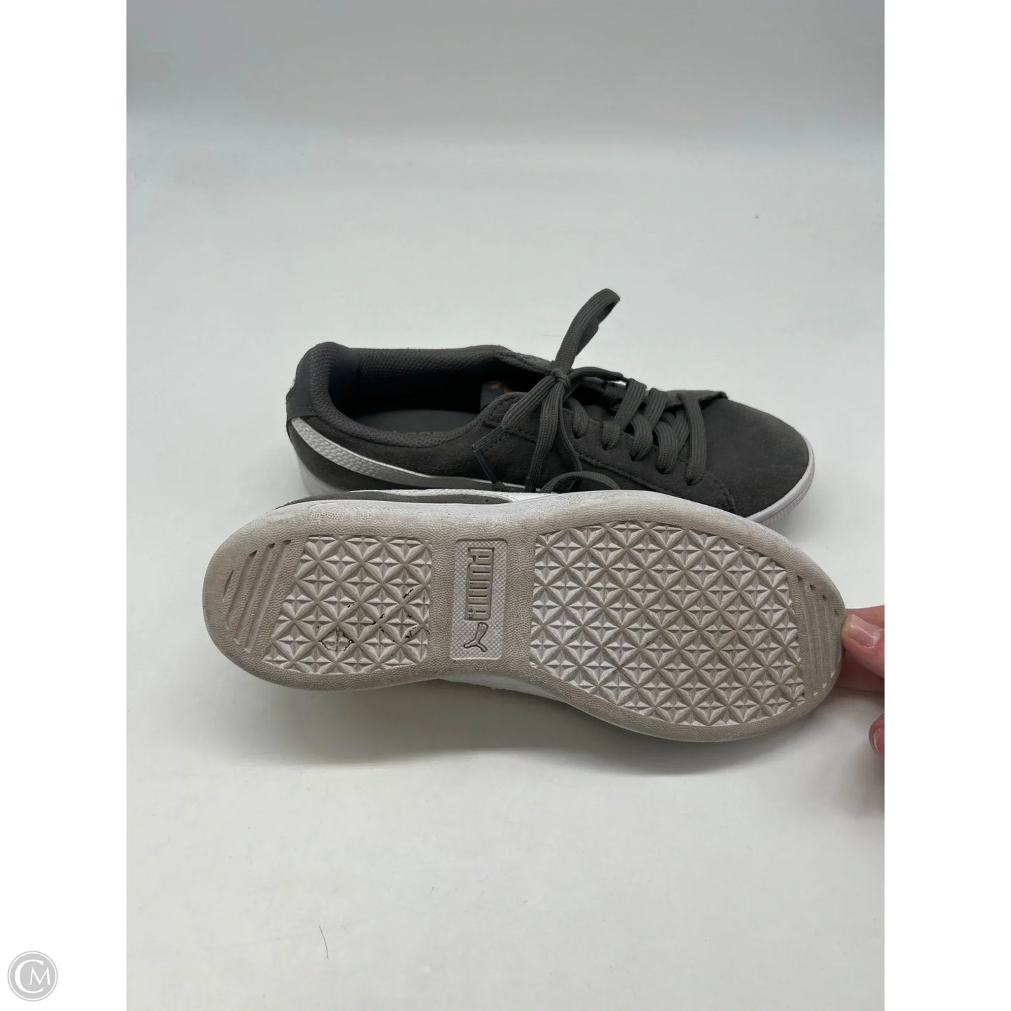 Shoes Sneakers By Puma In Grey, Size: 6.5