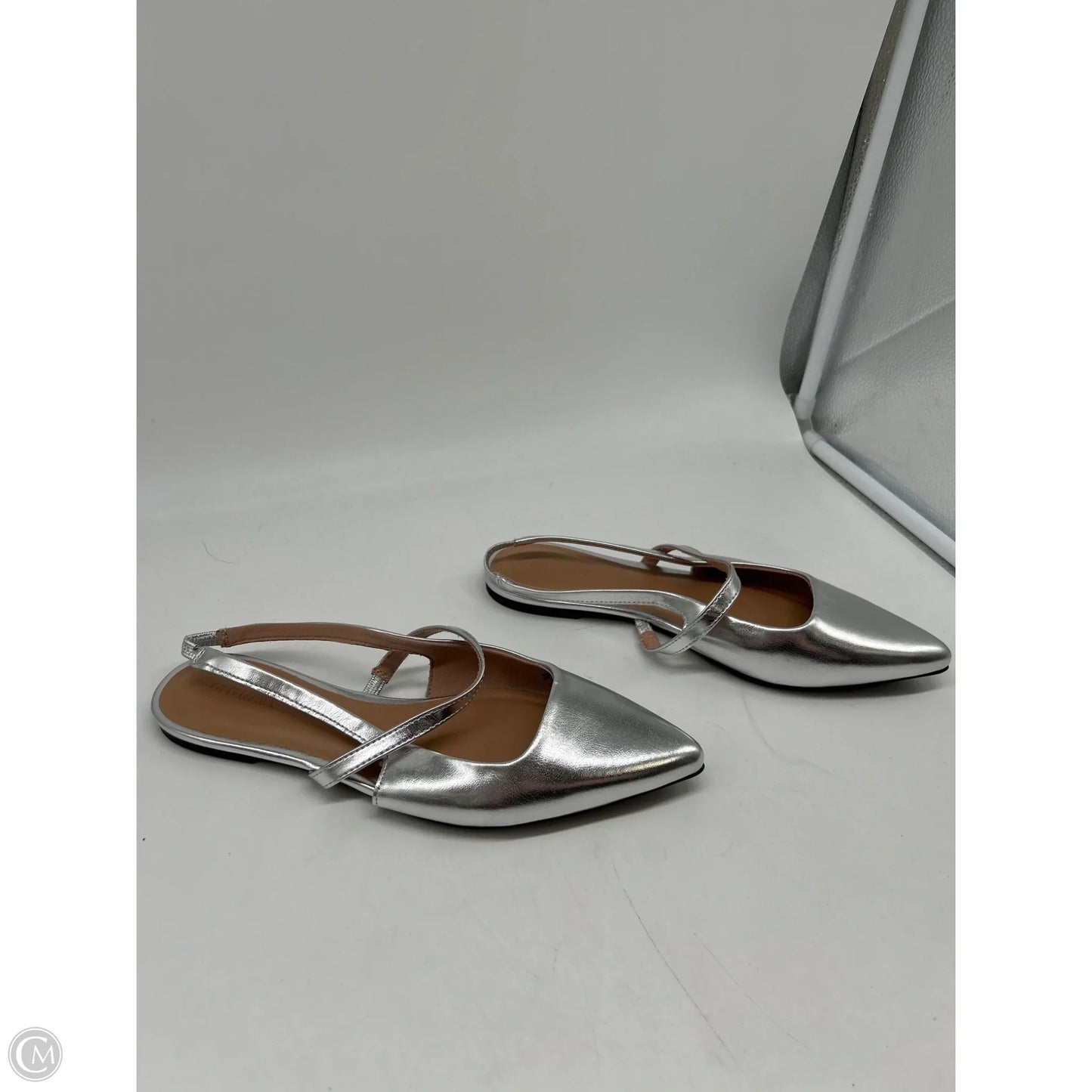 Shoes Flats By Old Navy In Silver, Size: 8