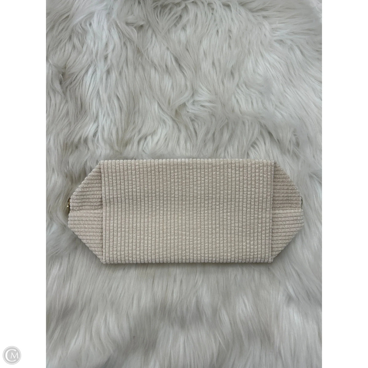 Makeup Bag By Clothes Mentor, Size: Medium
