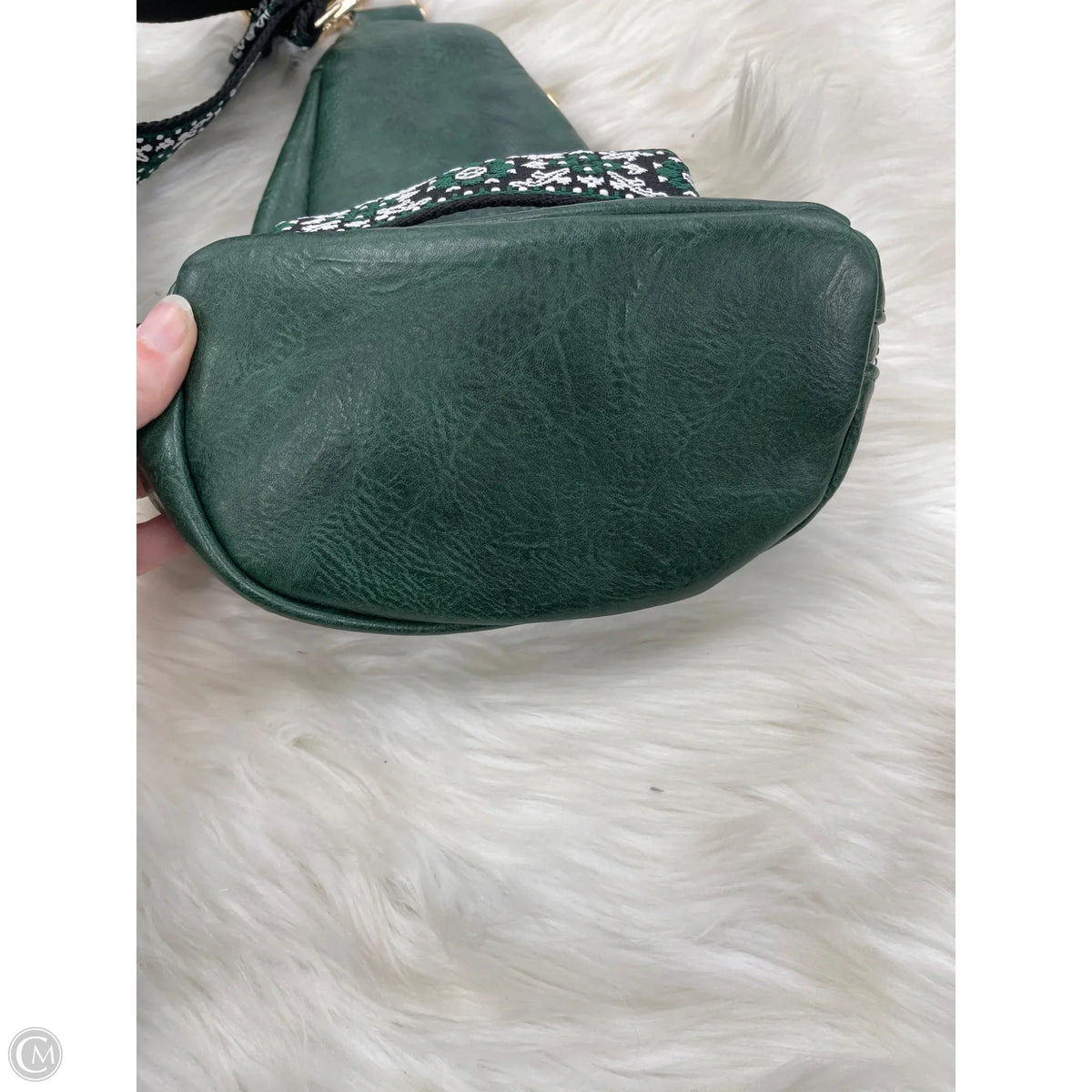 Crossbody By Clothes Mentor, Size: Medium