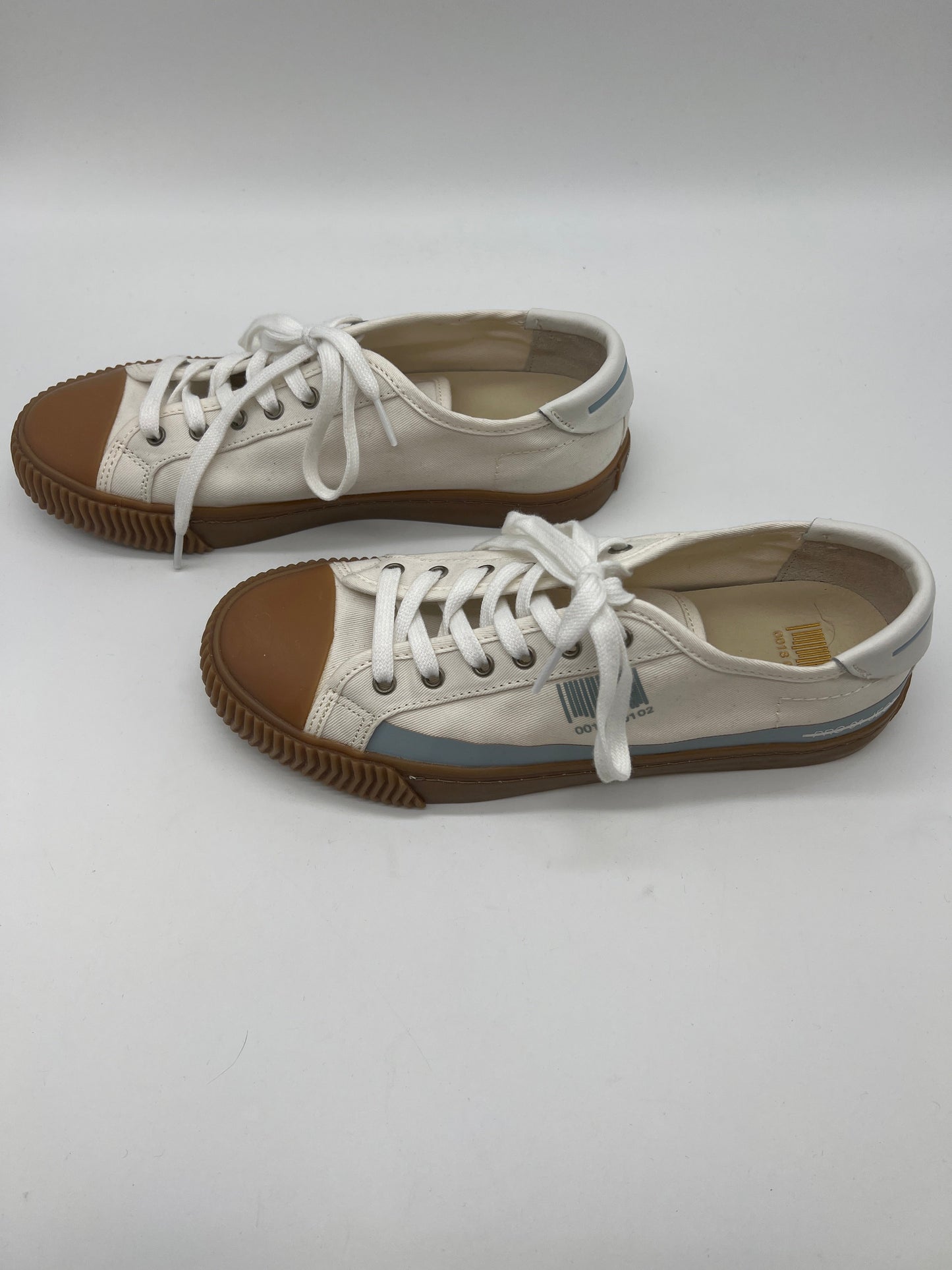 White Shoes Sneakers Clothes Mentor, Size 9.5