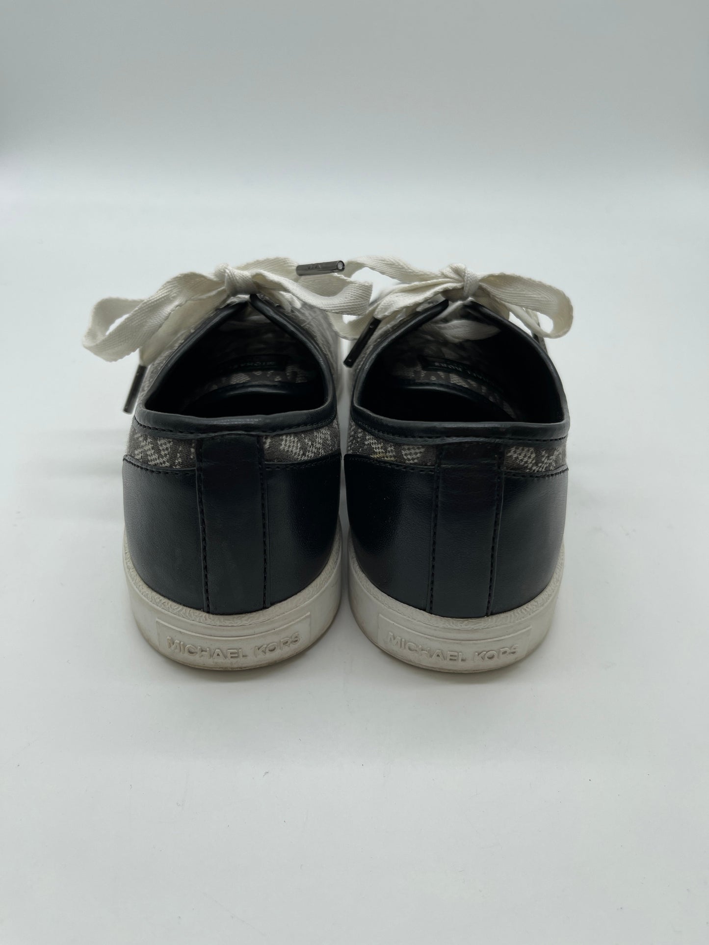 Grey Shoes Sneakers Michael Kors, Size 6