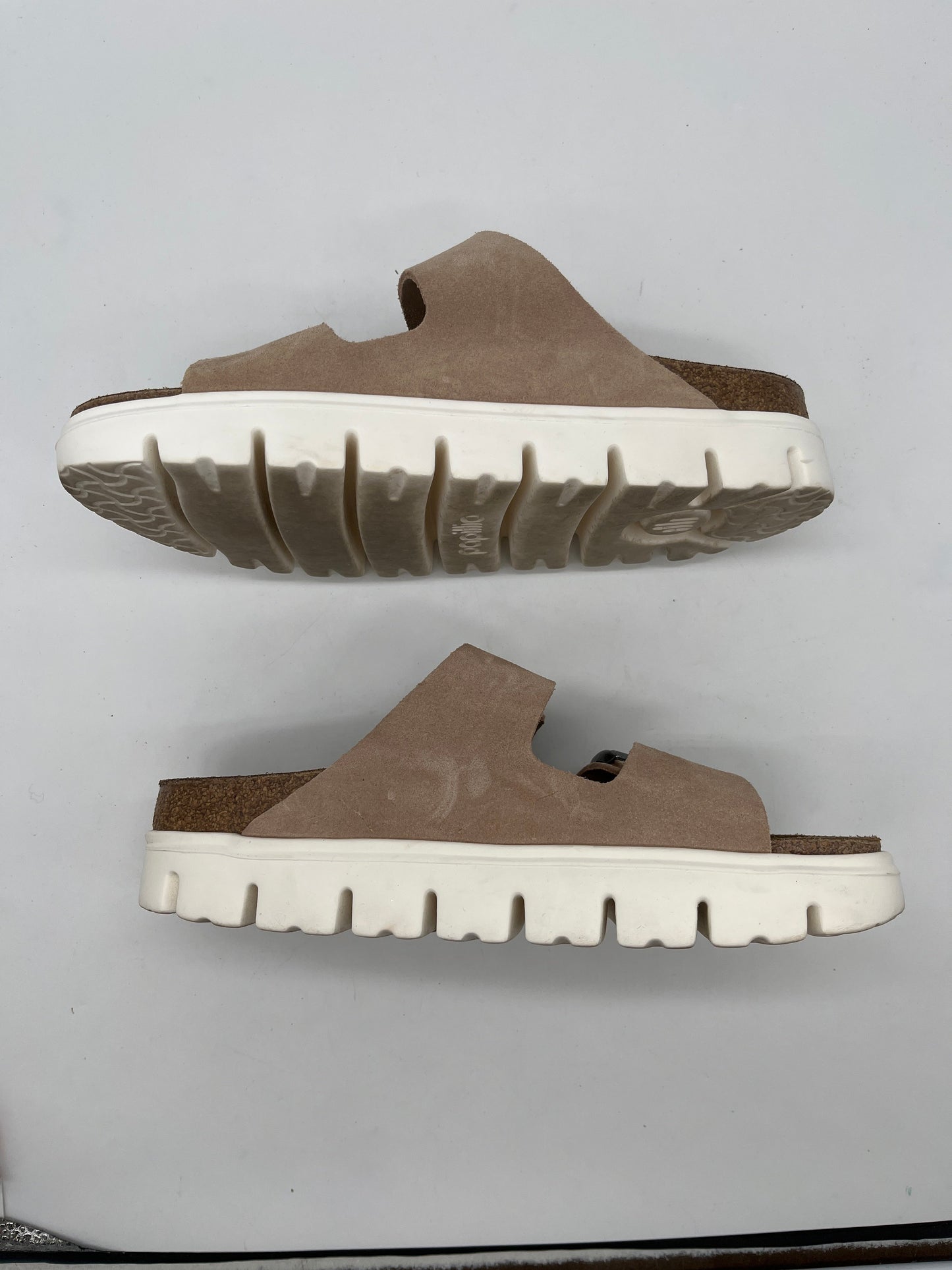 Sandals Flats By Birkenstock In Tan, Size: 10