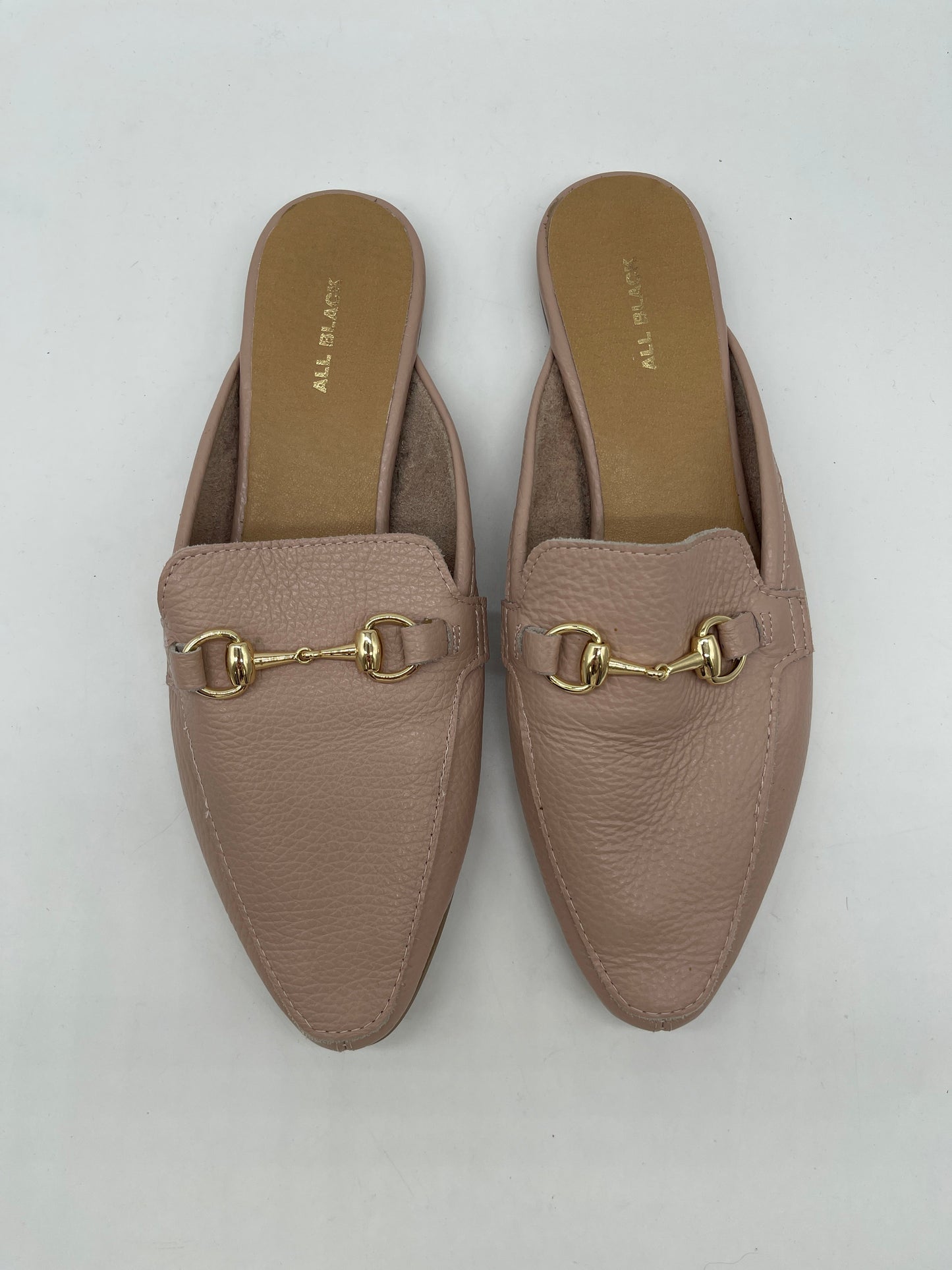 Shoes Flats By Cma In Pink, Size: 7.5