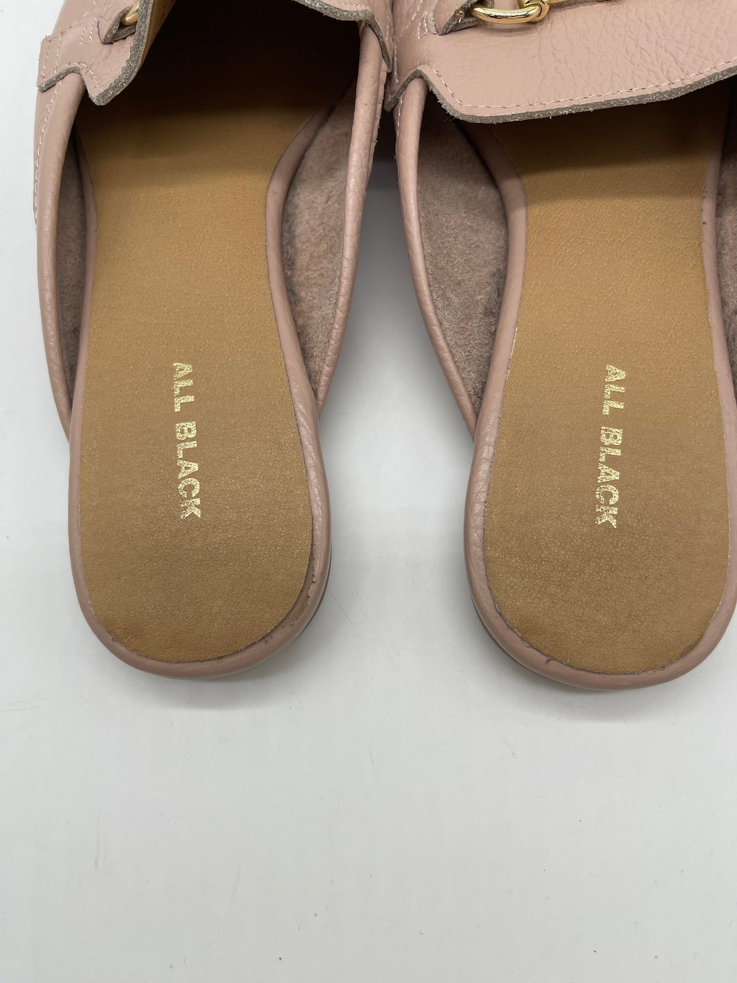 Shoes Flats By Cma In Pink, Size: 7.5