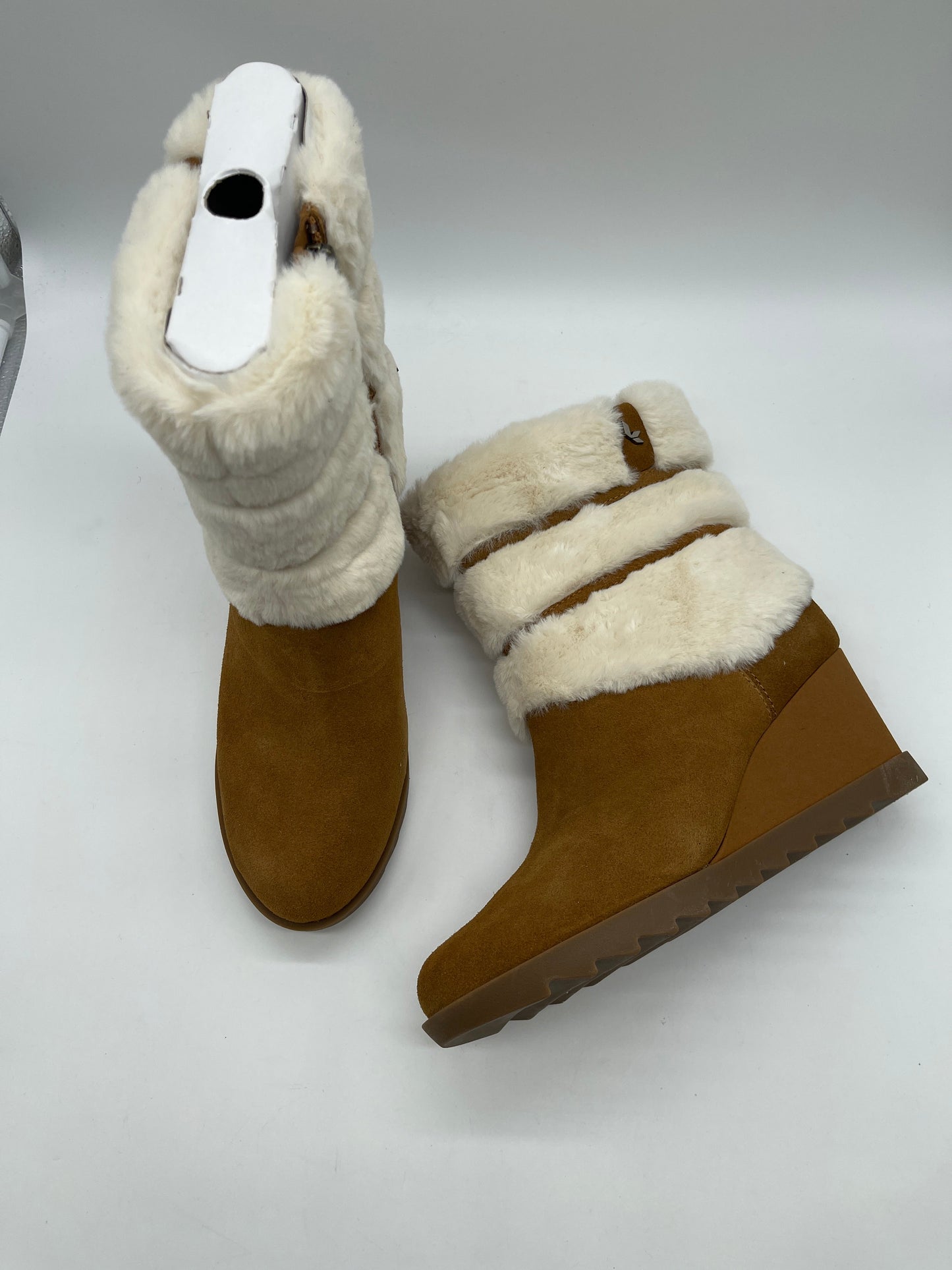 Boots Ankle Heels By Koolaburra By Ugg In Tan, Size: 10