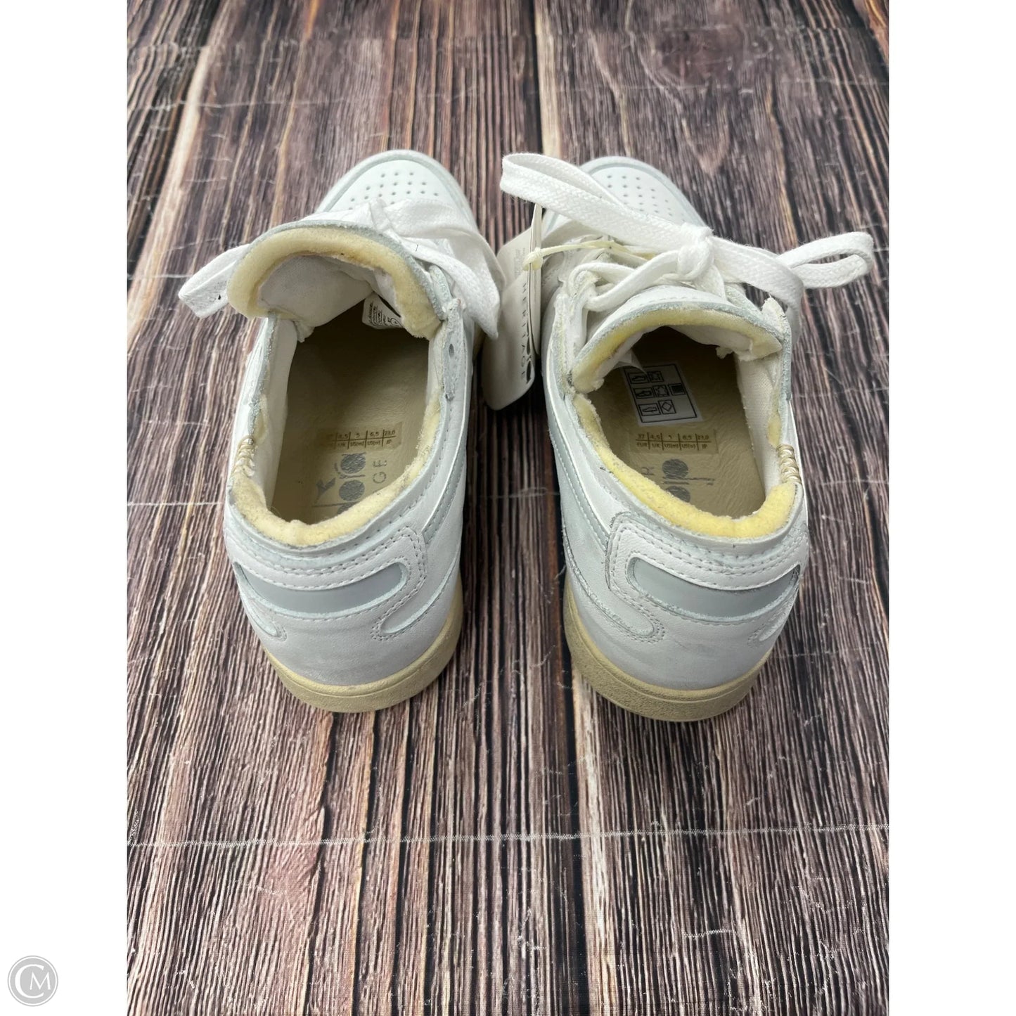 Shoes Sneakers By Cmb In White, Size: 6.5