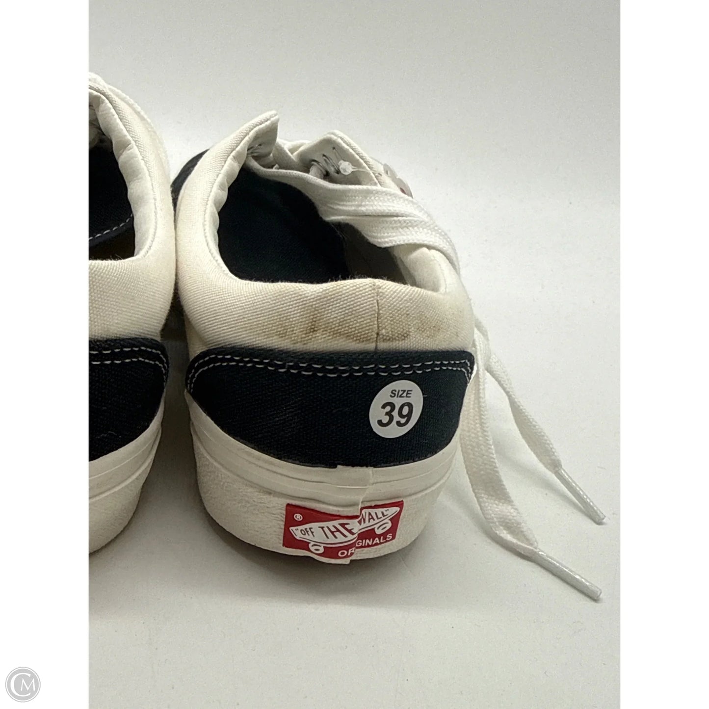 Shoes Sneakers By Vans In Black, Size: 8.5