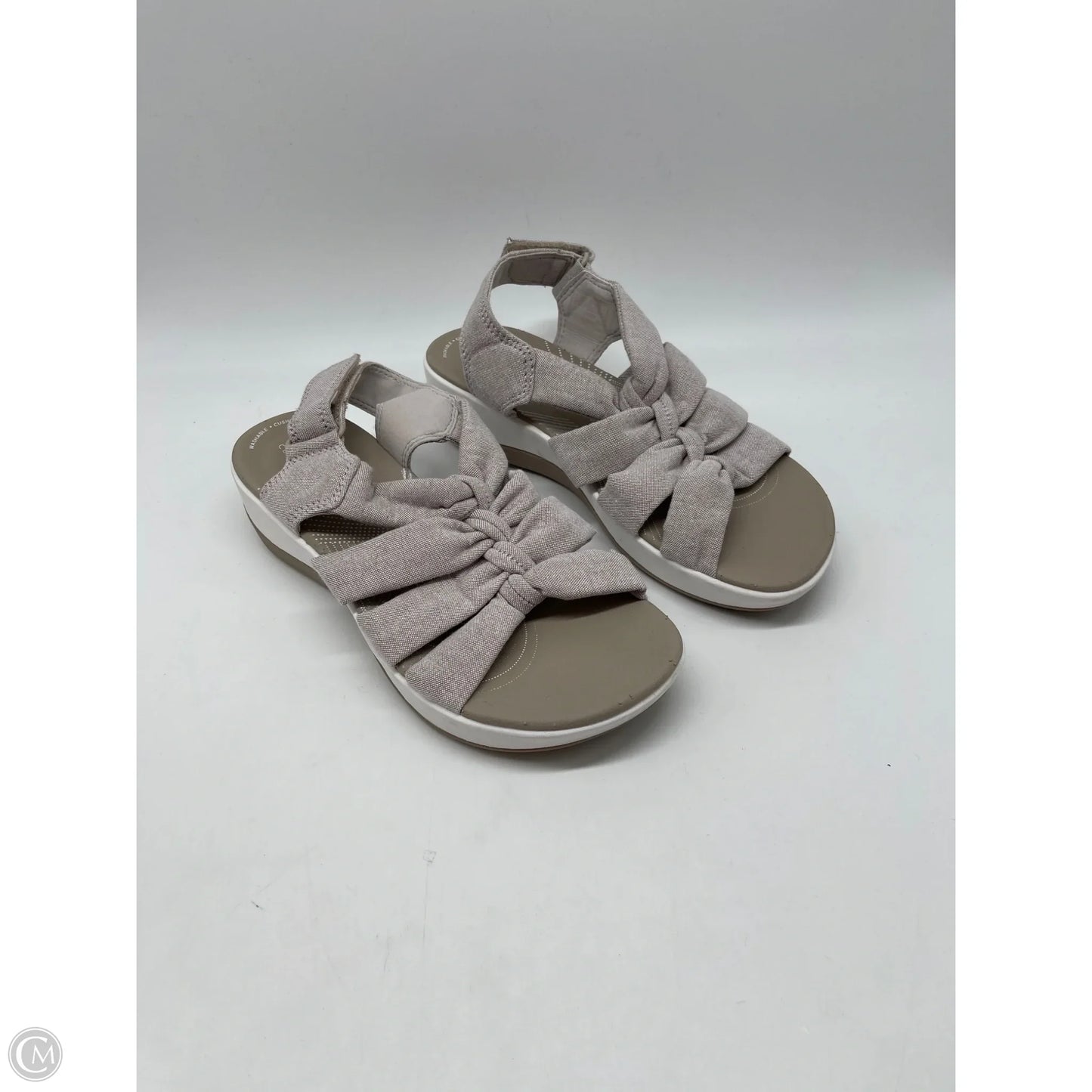 Sandals Flats By Clarks In Grey, Size: 7