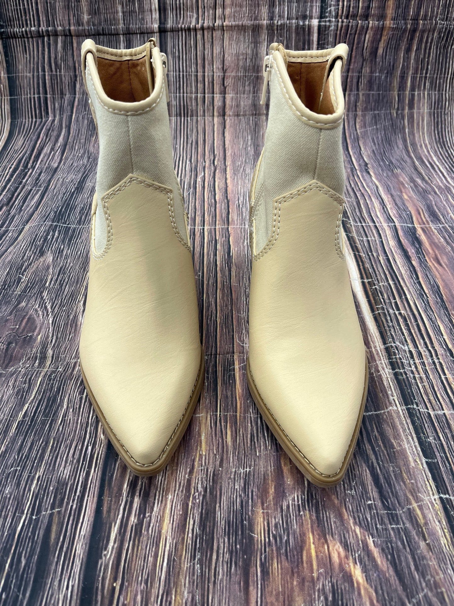 Boots Western By Universal Thread In Yellow, Size: 7