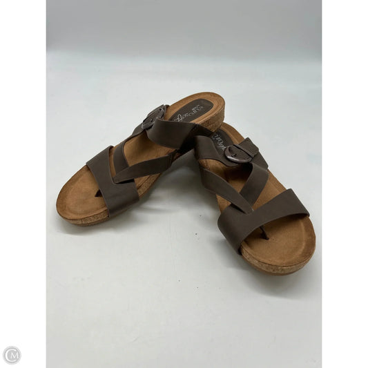 Sandals Flats By Sofft In Brown, Size: 8
