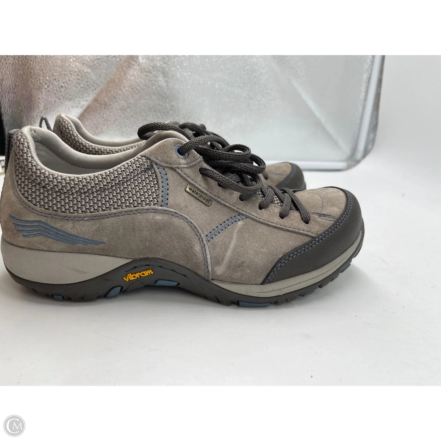Shoes Hiking By Dansko In Tan, Size: 7