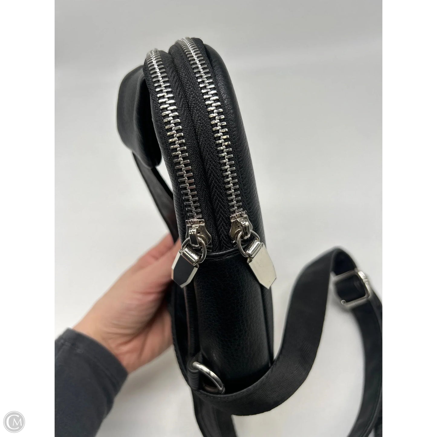 Crossbody By Clothes Mentor, Size: Small