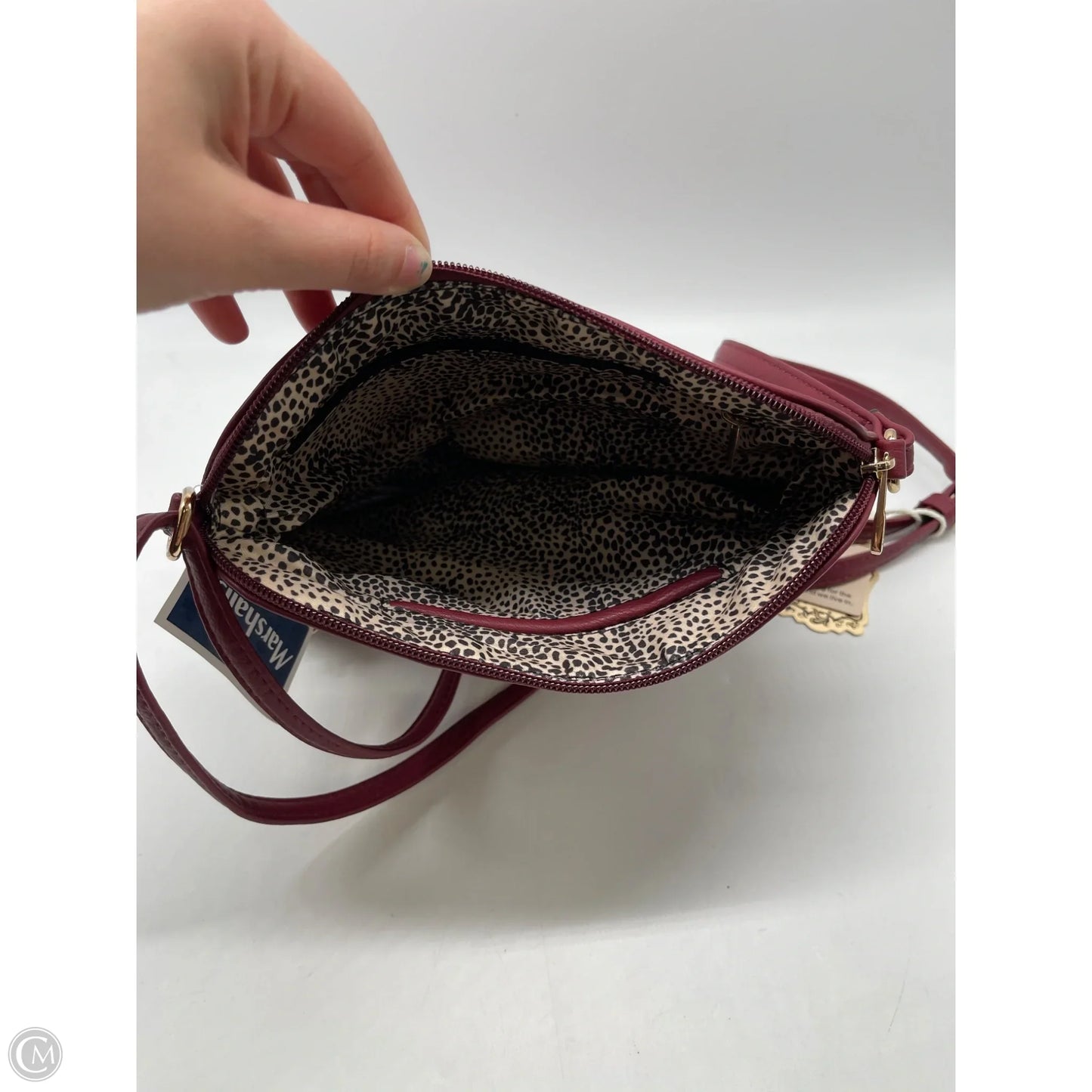 Crossbody By Clothes Mentor, Size: Medium