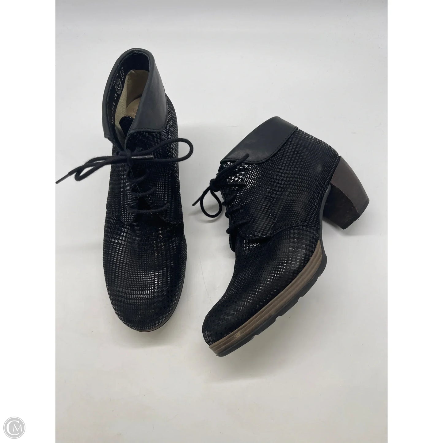 Boots Ankle Heels By Clothes Mentor In Black, Size: 9.5