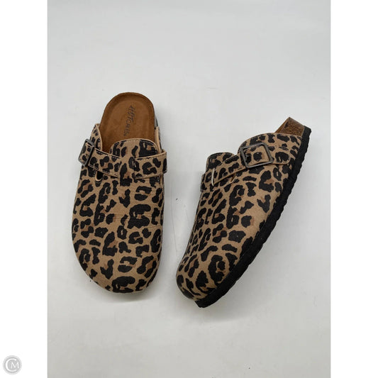 Shoes Flats By Clothes Mentor In Animal Print, Size: 7