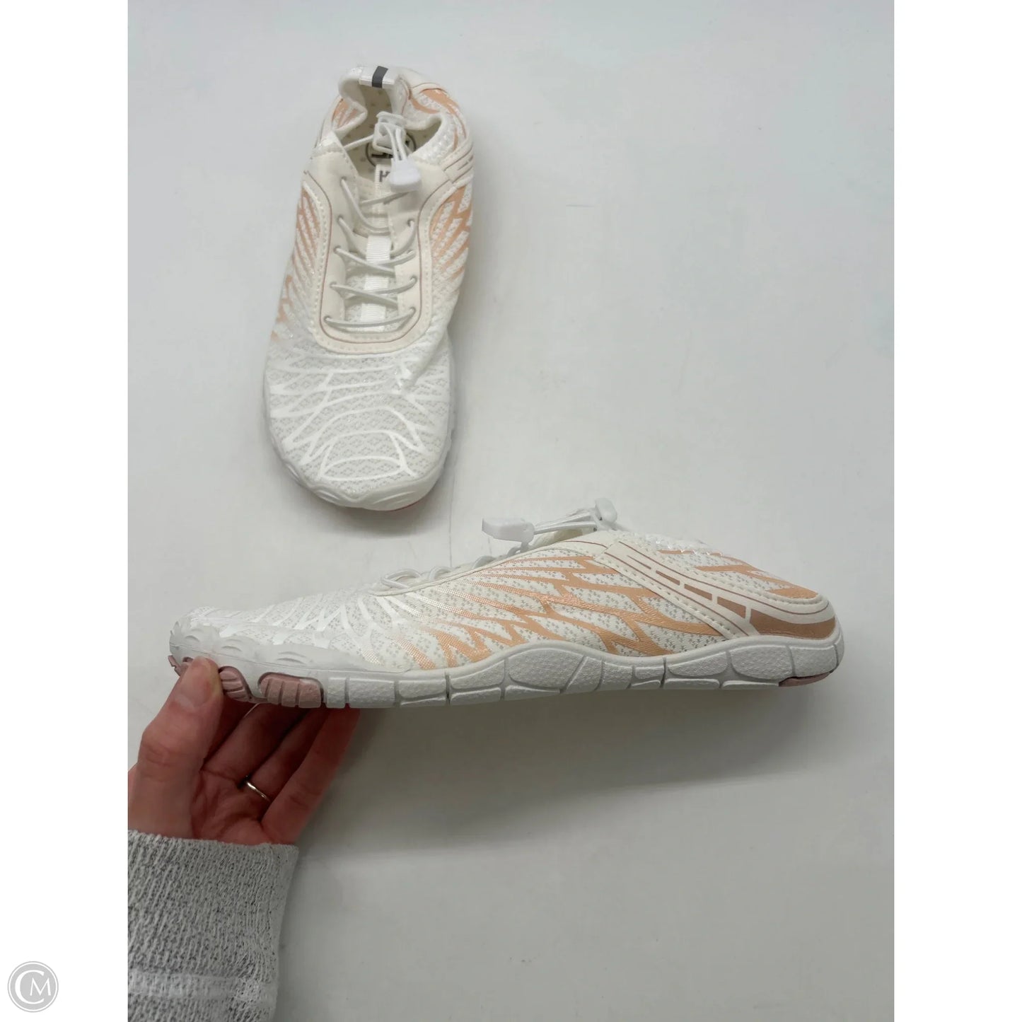 Shoes Flats By Clothes Mentor In White, Size: 8