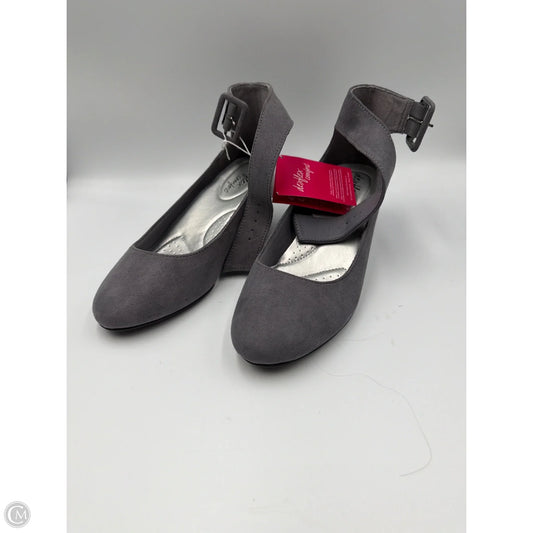 Shoes Heels Wedge By Dexflex In Grey, Size: 8.5