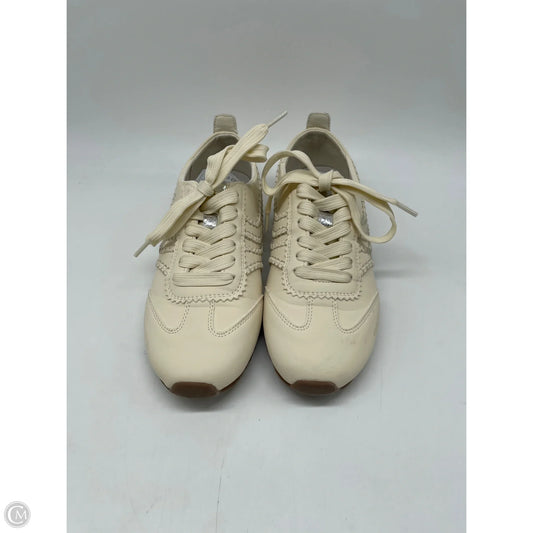 Shoes Sneakers By Clothes Mentor In Cream, Size: 7
