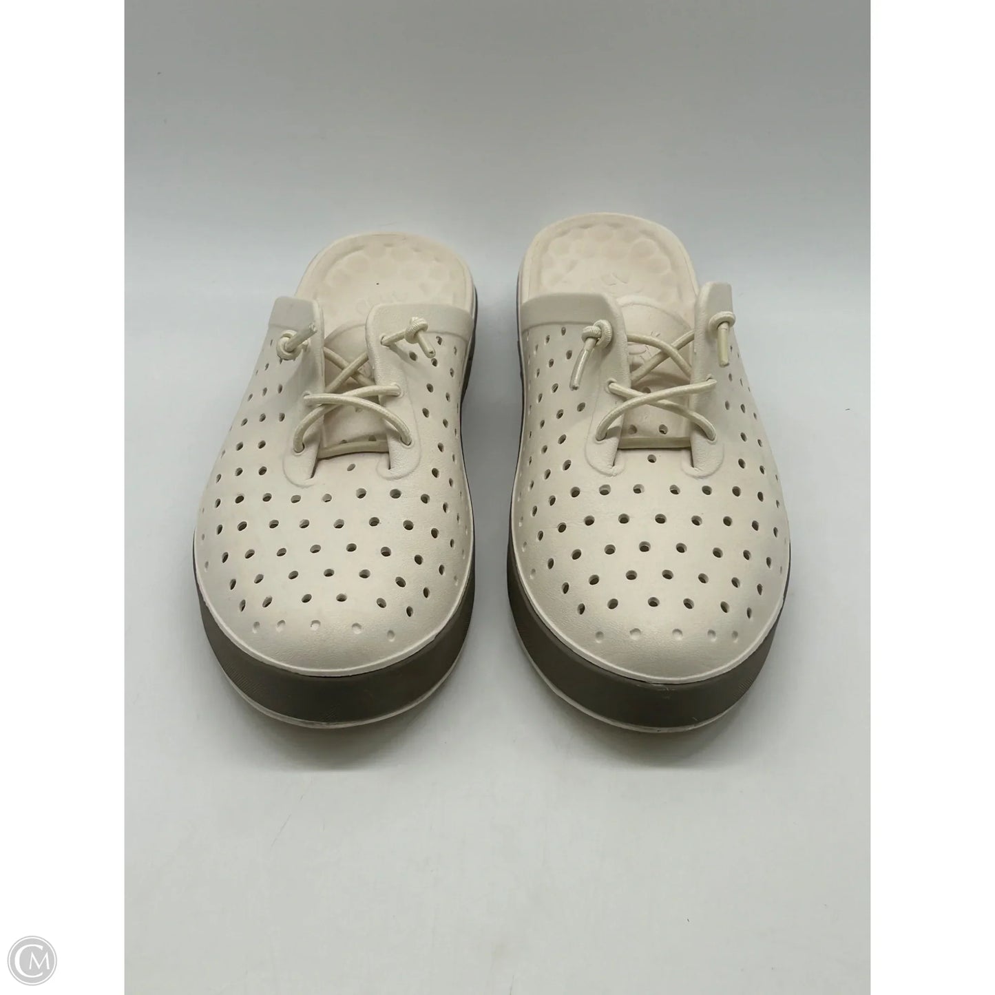 Shoes Flats By Clothes Mentor In White, Size: 6