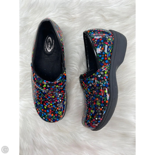Shoes Flats By Clothes Mentor In Multi-colored, Size: 7.5