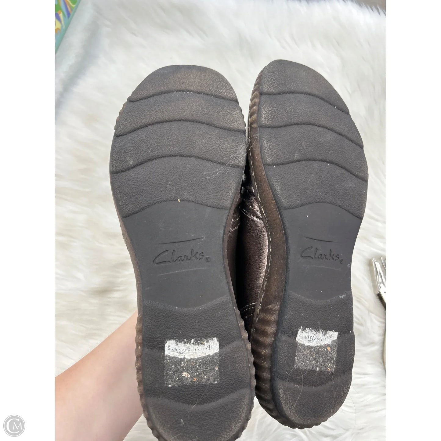Shoes Flats By Clarks In Gold, Size: 10
