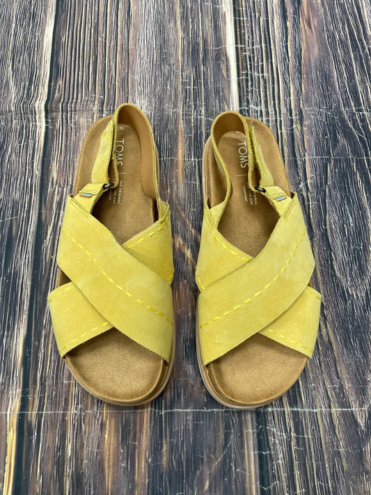 Sandals Flats By Toms In Yellow, Size: 7