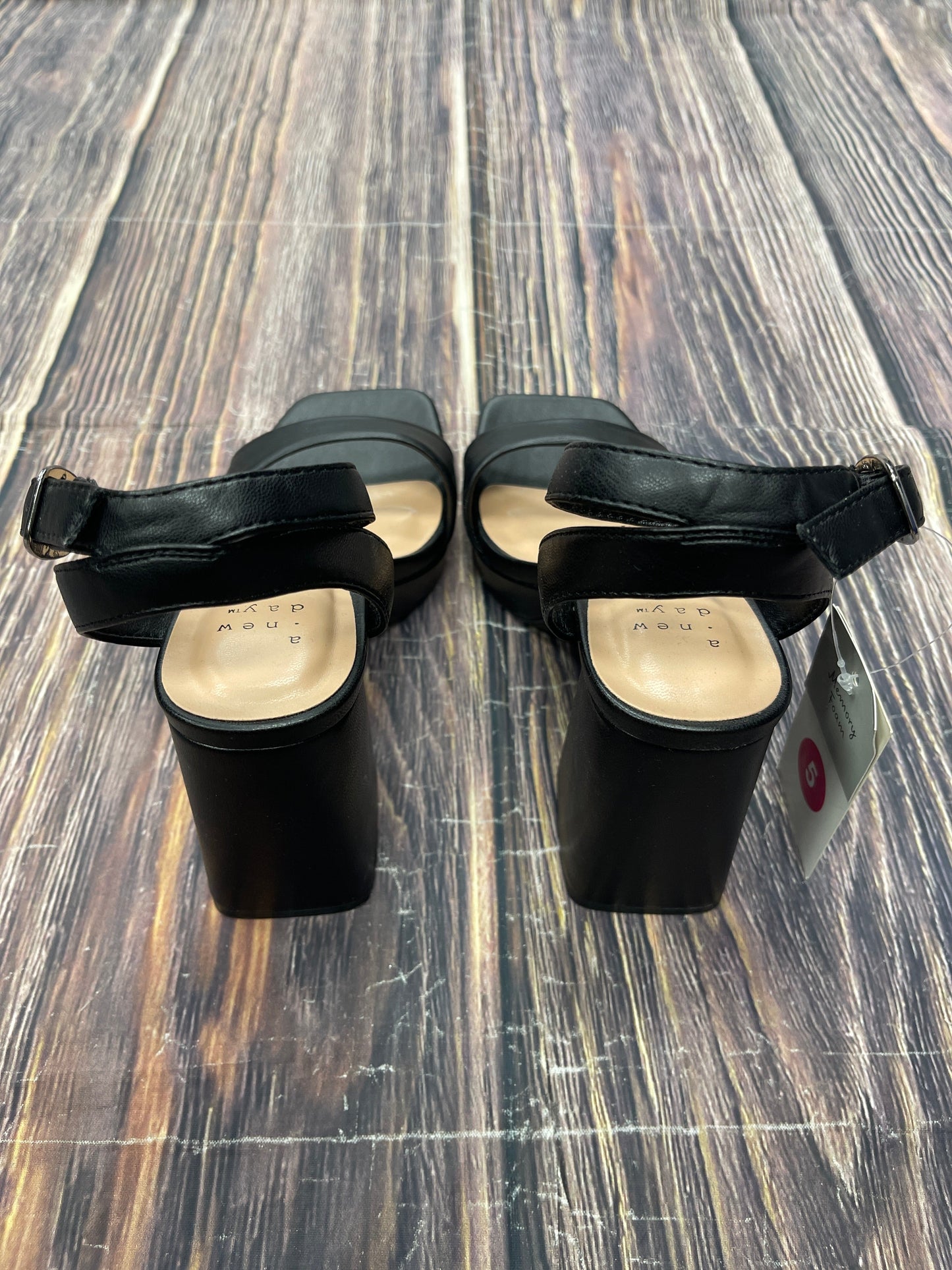 Shoes Heels Block By A New Day In Black, Size: 5