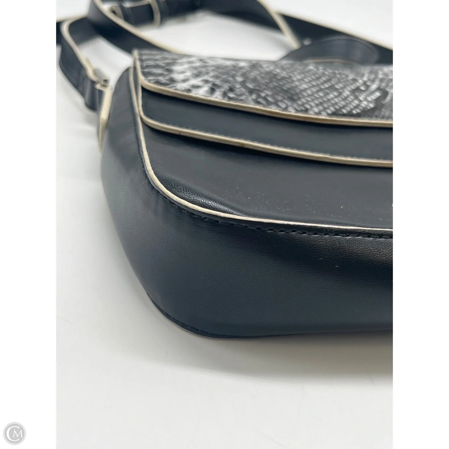 Handbag By Vera Bradley, Size: Small