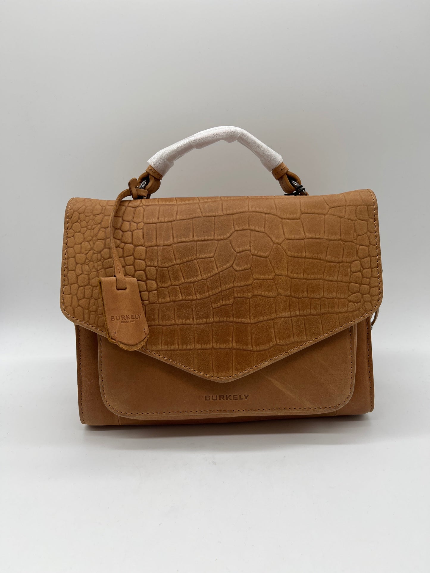 Handbag By Clothes Mentor, Size: Medium