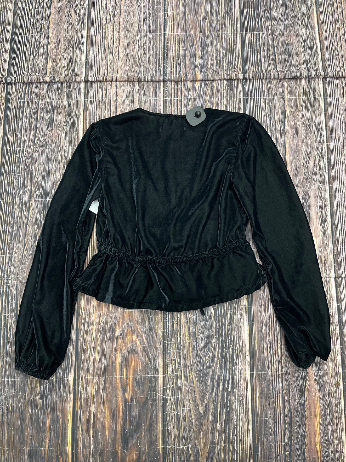 Top Long Sleeve By Urban Outfitters In Black, Size: S