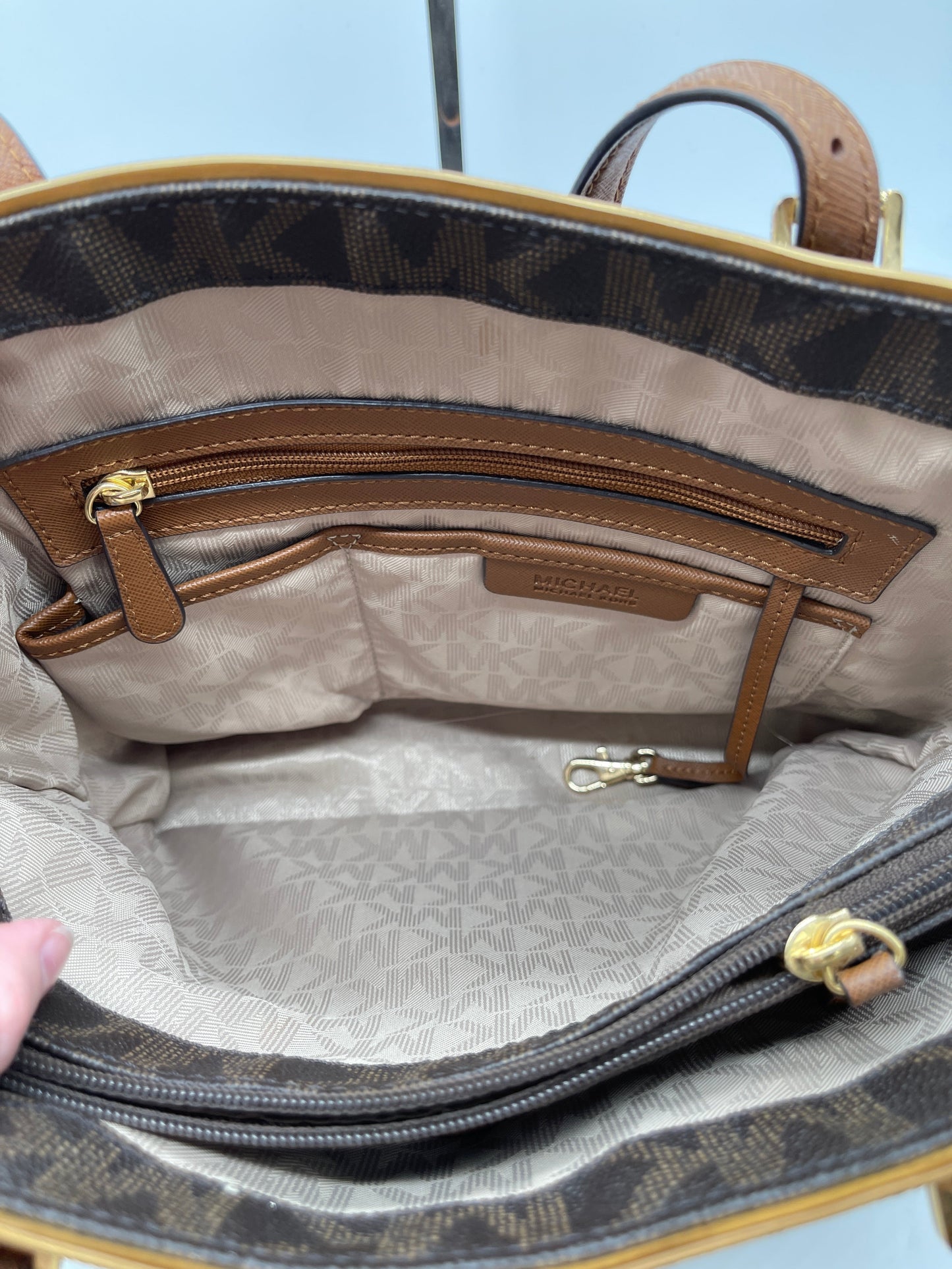 Handbag Designer Michael Kors, Size Medium