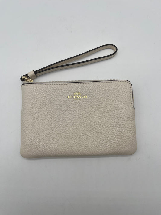 Wristlet Designer Coach, Size Small