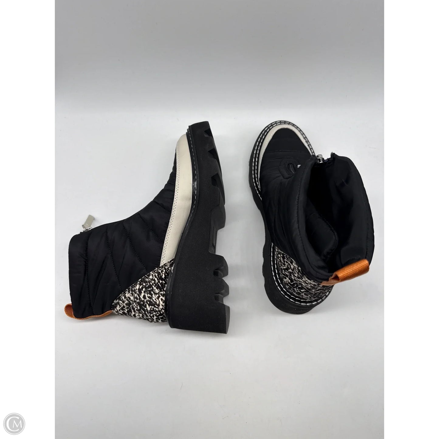 Boots Ankle Flats By Dolce Vita In Black & Orange, Size: 7