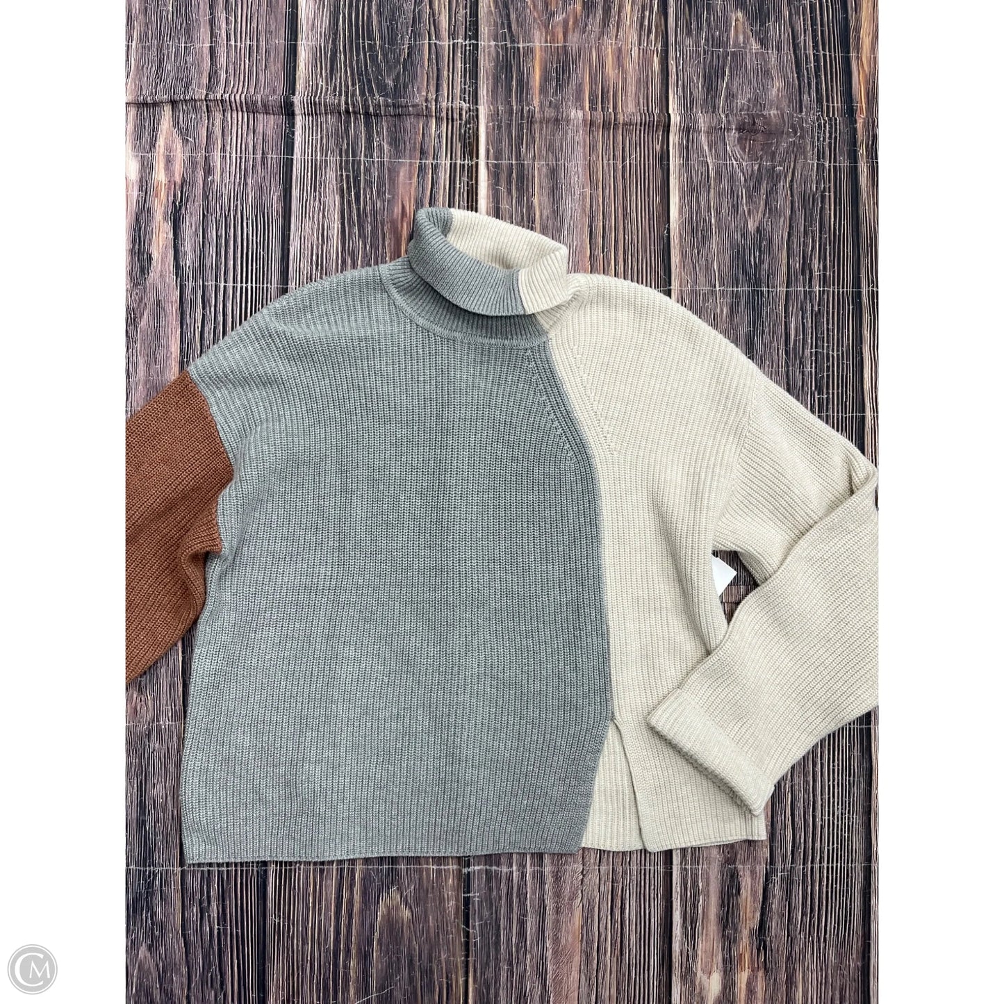 Sweater By Clothes Mentor In Cream, Size: M