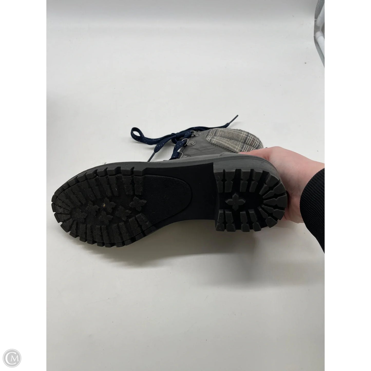 Boots Ankle Heels By Maurices In Grey, Size: 6.5