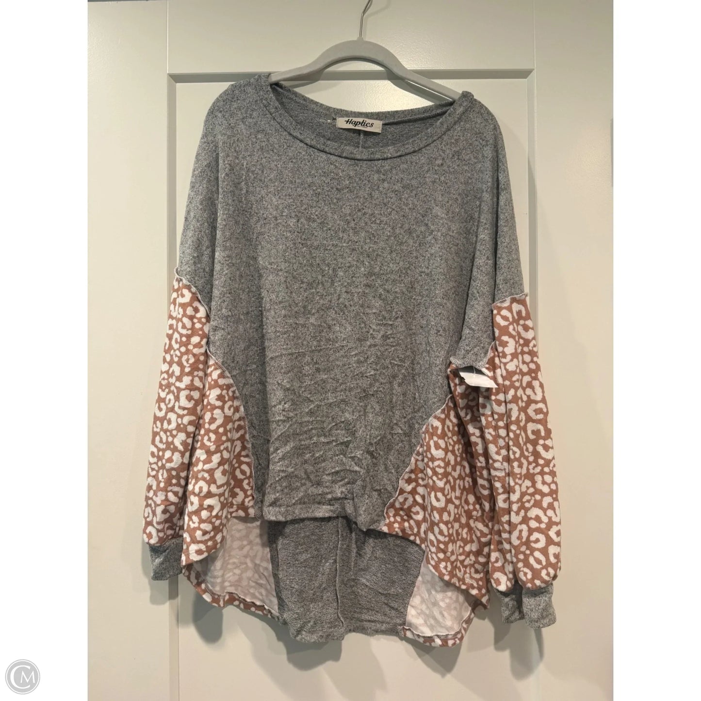 Top Long Sleeve By Haptics In Grey, Size: L