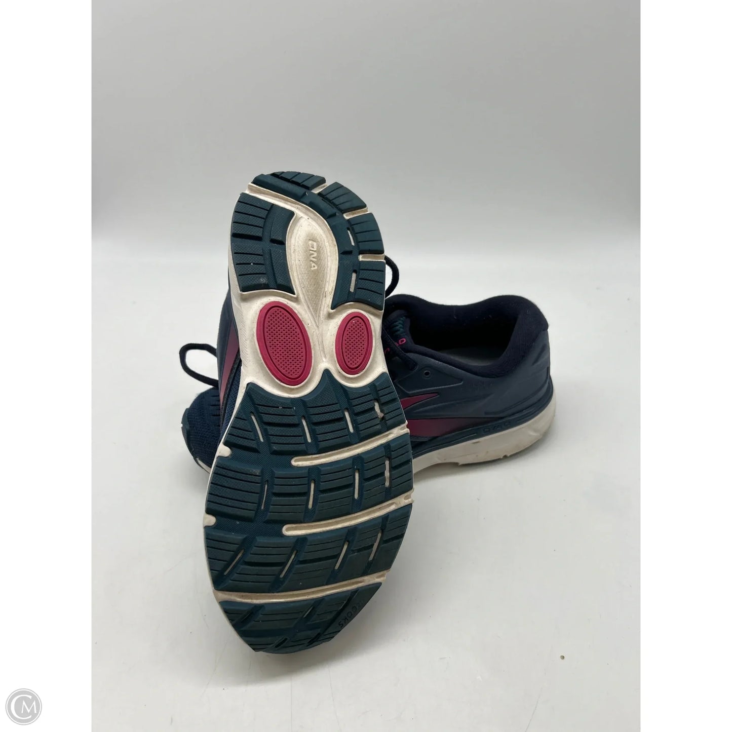 Shoes Athletic By Brooks In Grey, Size: 7.5