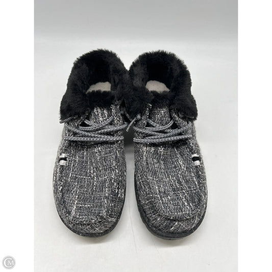Shoes Flats By Hey Dude In Grey, Size: 6